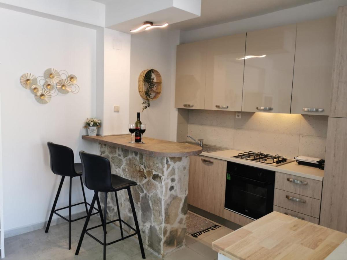 Near Beach Studio Kastela Bagian luar foto