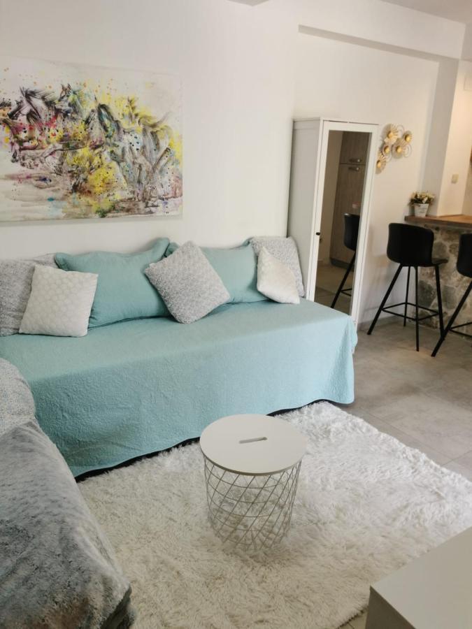 Near Beach Studio Kastela Bagian luar foto